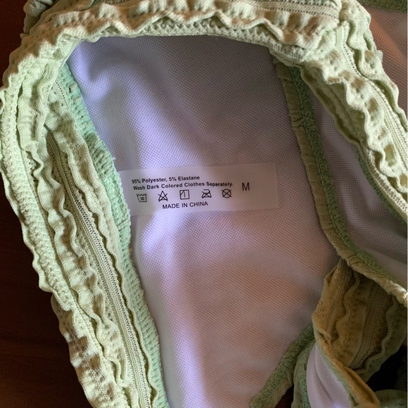 Textured Wrap Style Green Bikini Set - Picture 4 of 4